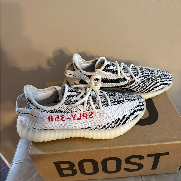 Yeezy Boost 350 V2 Black White Red Sneakers - Picture 1 of 5
